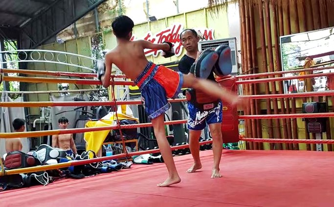 master-toddys-muay-thai-academy-maxsmile-3